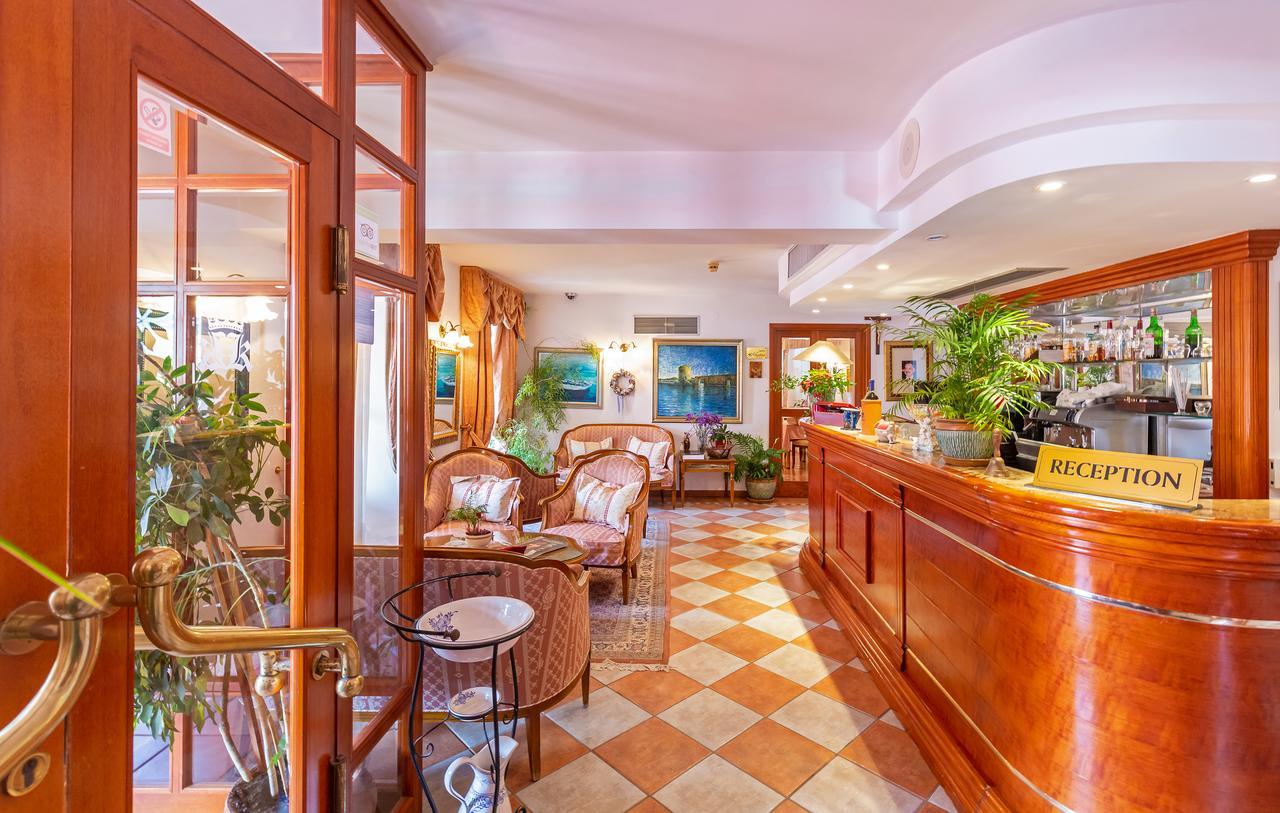 Hotel Ostrea สตอน ภายนอก รูปภาพ